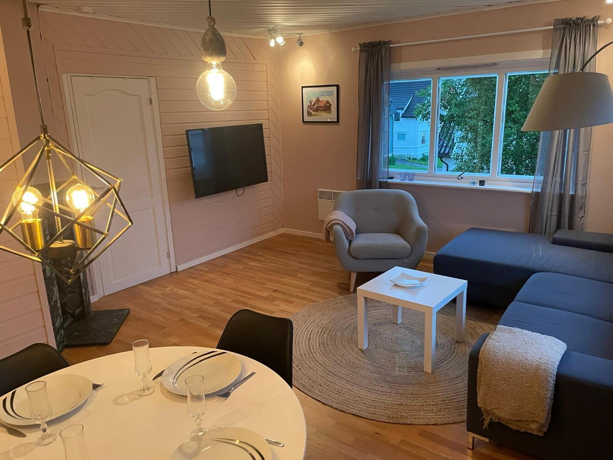 Centrally Located Apartment In Classic Townhouse 特罗姆瑟 外观 照片