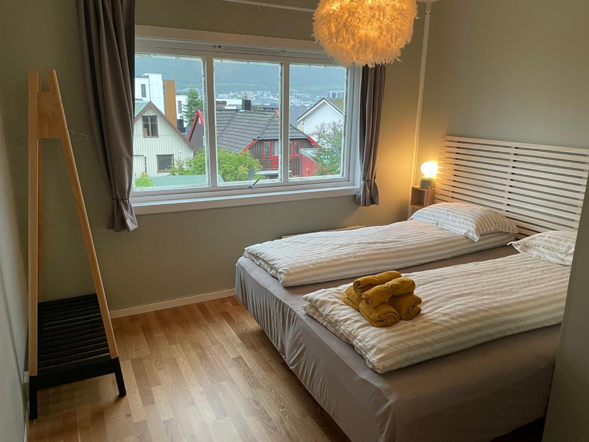Centrally Located Apartment In Classic Townhouse 特罗姆瑟 外观 照片