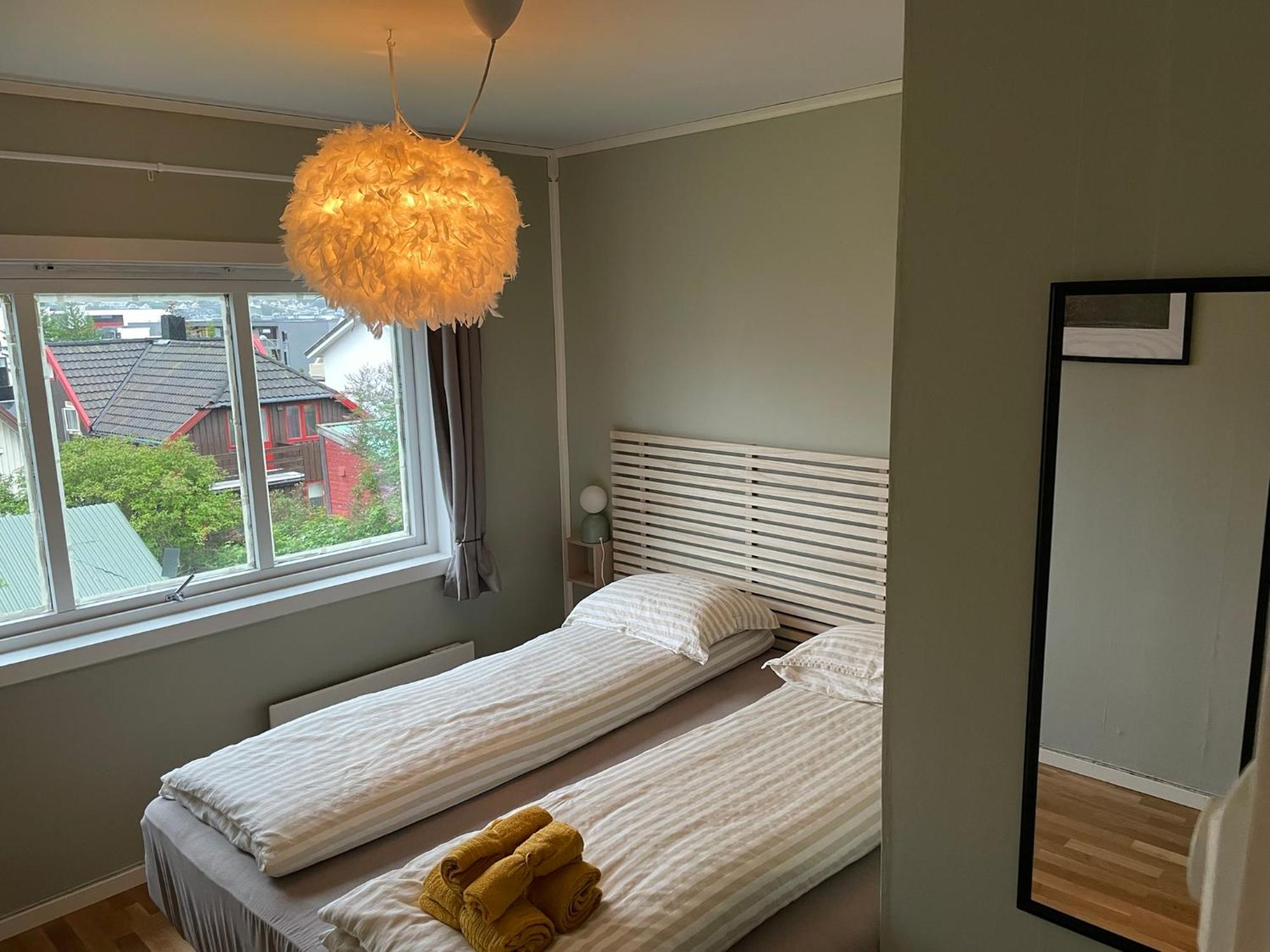 Centrally Located Apartment In Classic Townhouse 特罗姆瑟 外观 照片